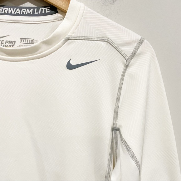 NIKE Men’s Pro Combat Hyperwarm Lite Long Sleeve Shirt Fitted White Size Small - Picture 2 of 10